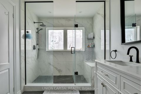 Photo 28 at 136 Mistywood Crescent, Patterson, Vaughan