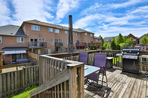 Photo 29 at 136 Mistywood Crescent, Patterson, Vaughan