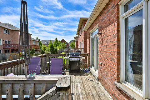 Photo 33 at 136 Mistywood Crescent, Patterson, Vaughan