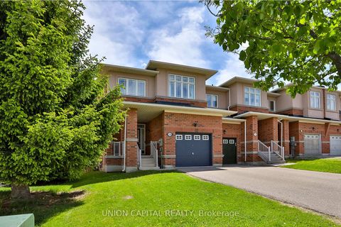 Photo 35 at 136 Mistywood Crescent, Patterson, Vaughan