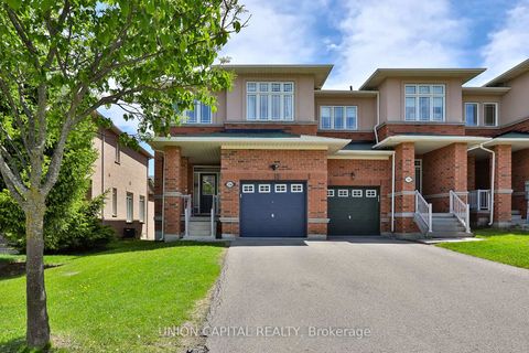 Photo 36 at 136 Mistywood Crescent, Patterson, Vaughan