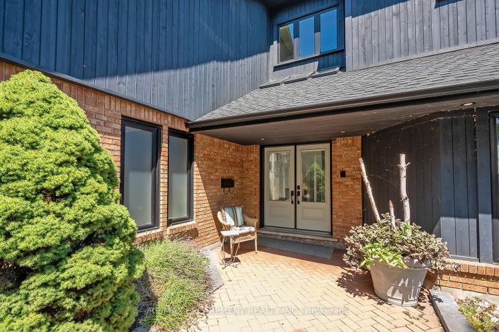 Photo 3 at 275 Alexander Court, Brant, Burlington