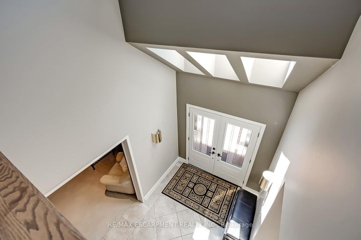 Photo 5 at 275 Alexander Court, Brant, Burlington