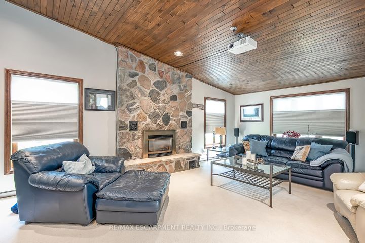 Photo 9 at 275 Alexander Court, Brant, Burlington