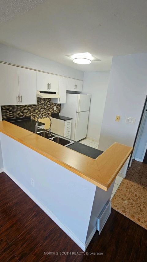 Photo 8 at 916 - 29 Northern Hts Drive, Langstaff, Richmond Hill