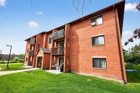 Photo 2 at B4 - 179 Edgehill Drive, Edgehill Drive, Barrie