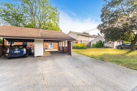 Photo 2 at 73 Dogwood Crescent, Bendale, Toronto