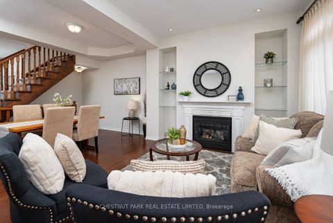 Photo 3 at 66 Chapman Court, Aurora Grove, Aurora