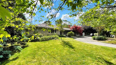 Photo 1 at 39 Harrison Road, Windfields, Toronto