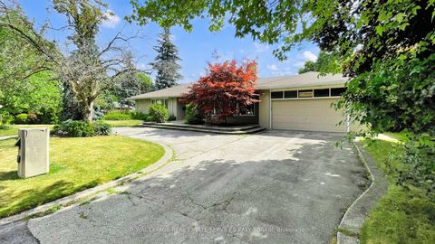 Photo 4 at 39 Harrison Road, Windfields, Toronto