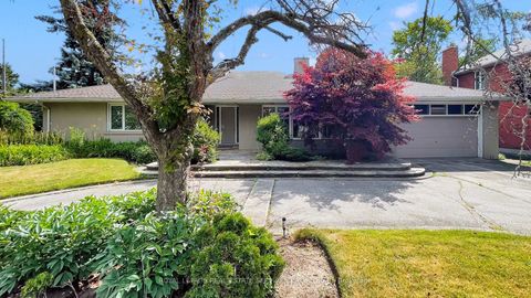 Photo 5 at 39 Harrison Road, Windfields, Toronto