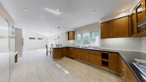 Photo 14 at 39 Harrison Road, Windfields, Toronto
