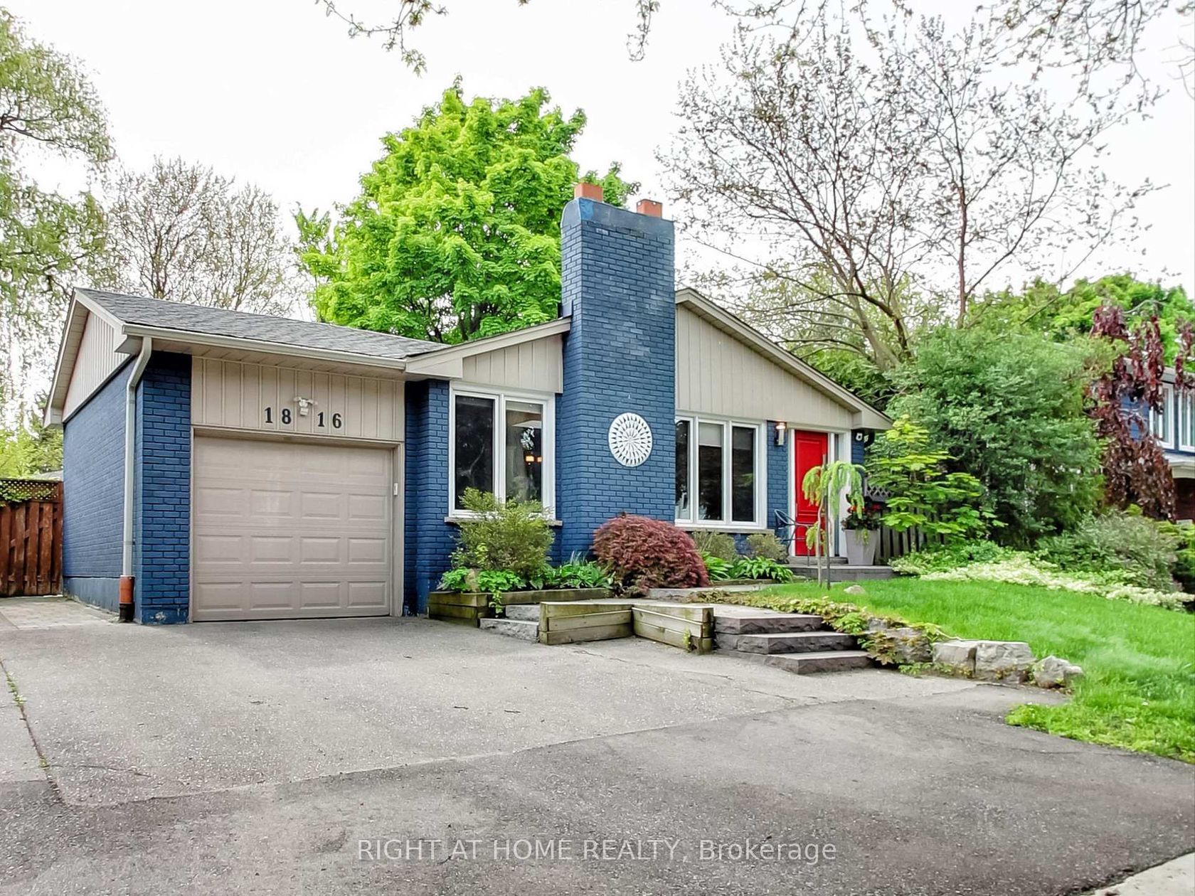 1816 Pattinson Crescent, Clarkson, Mississauga 