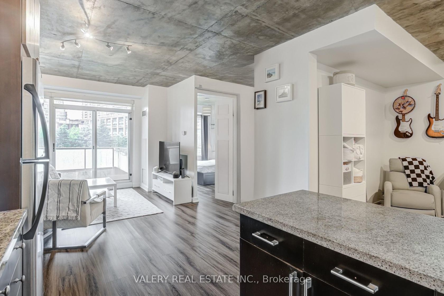 315 - 1 Shaw Street, Niagara, Toronto 