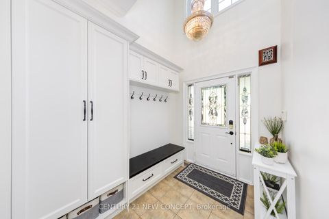 Photo 4 at 2587 Carberry Way, WM Westmount, Oakville