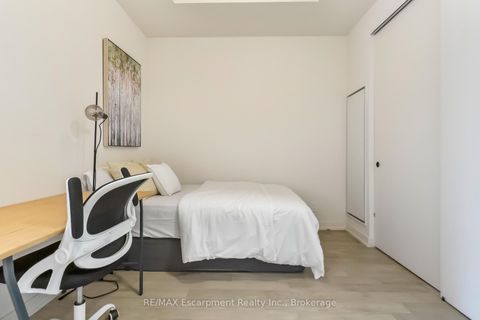 Photo 4 at 205 - 123 Maurice Drive, CO Central, Oakville