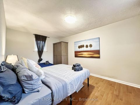 Photo 8 at 24 Gentry Crescent, Crosby, Richmond Hill