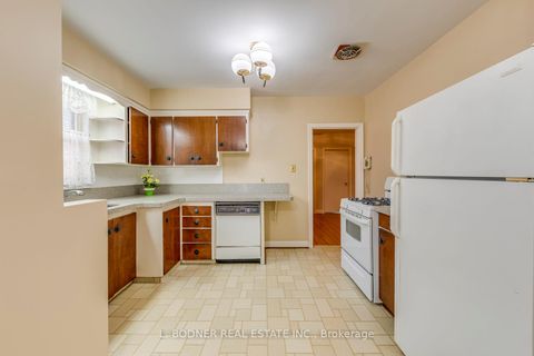 Photo 10 at 150 Silverhill Drive, City Centre West, Toronto