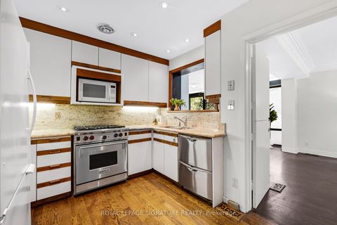 Photo 9 at 24 Ealing Drive, Windfields, Toronto
