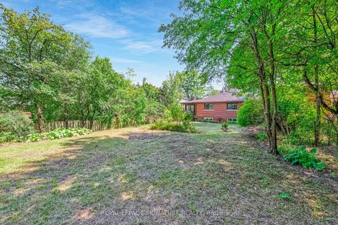 Photo 31 at 24 Ealing Drive, Windfields, Toronto