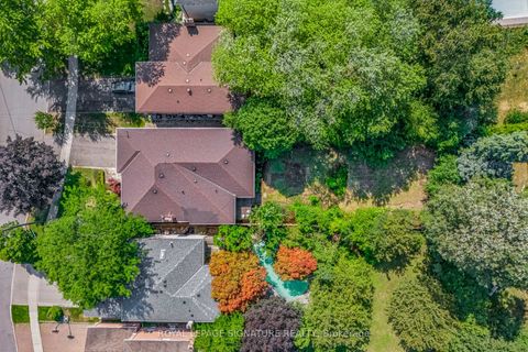 Photo 35 at 24 Ealing Drive, Windfields, Toronto