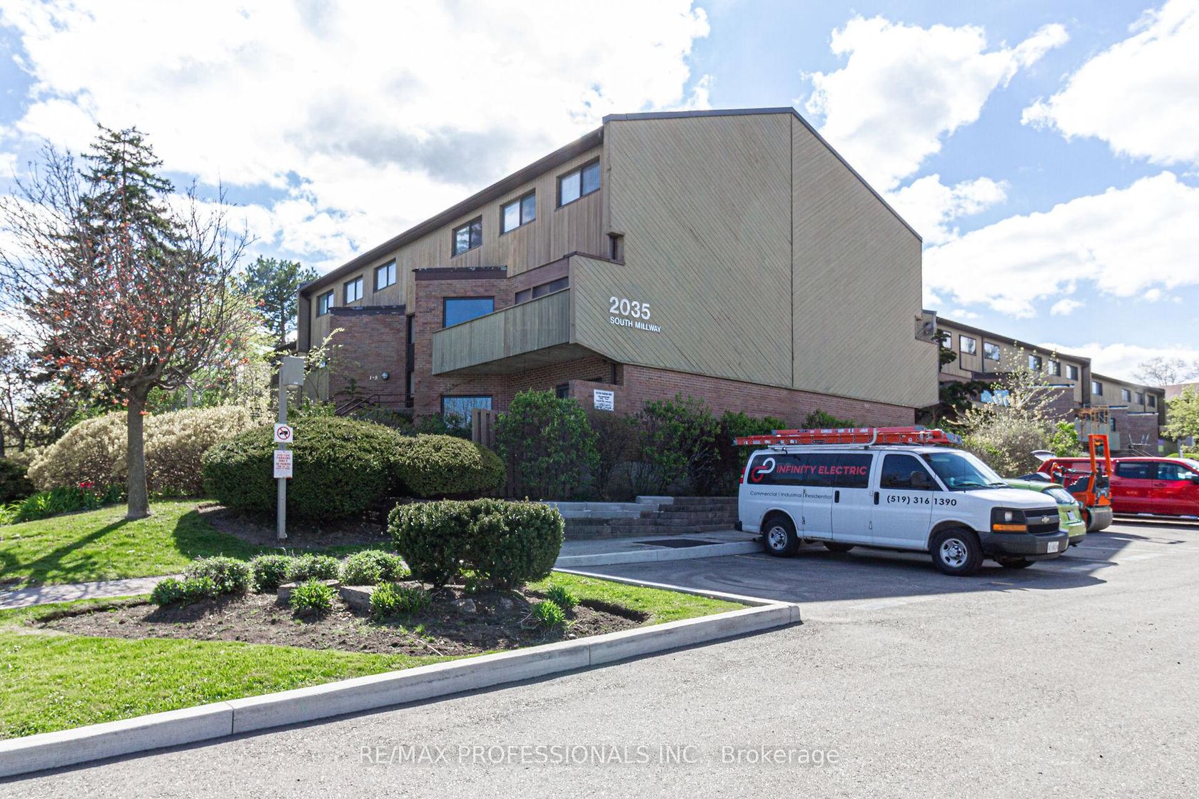 49 - 2035 South Millway, Erin Mills, Mississauga 