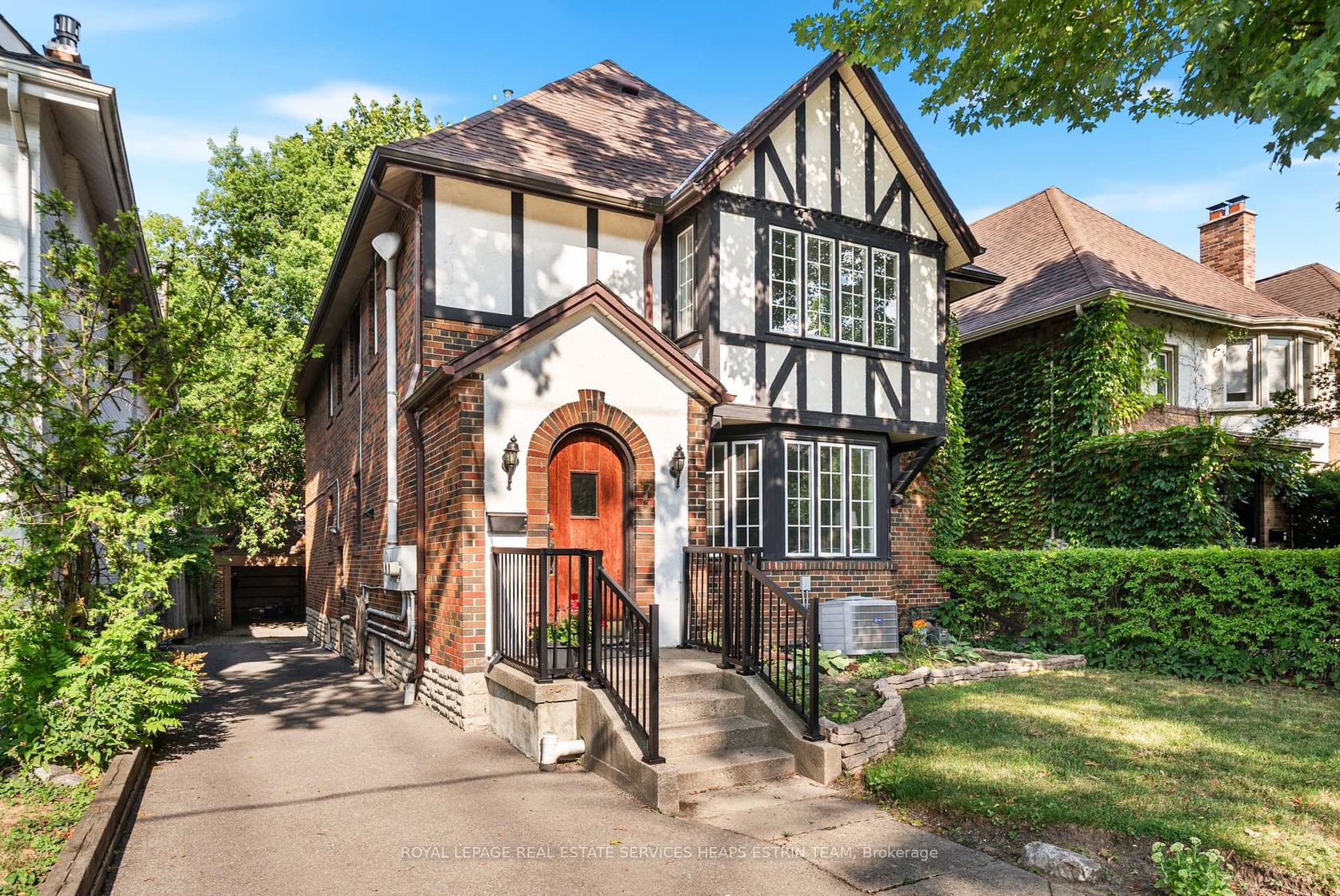 7 Highbourne Road, St. Clair, Toronto 