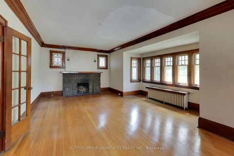 Photo 3 at 64 Burnside Drive, Wychwood, Toronto