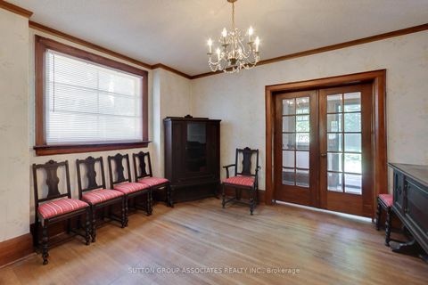 Photo 6 at 64 Burnside Drive, Wychwood, Toronto