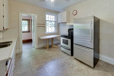 Photo 8 at 64 Burnside Drive, Wychwood, Toronto