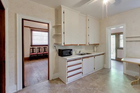 Photo 9 at 64 Burnside Drive, Wychwood, Toronto