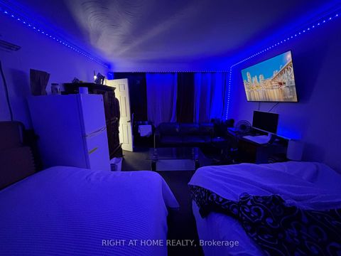 Photo 6 at 8 Thistle Down Boulevard, Beaumonde Heights, Toronto
