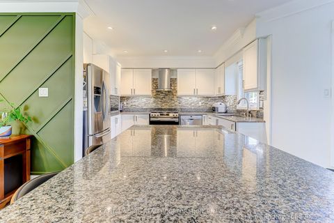 Photo 9 at 118 SOLWAY Avenue, Maple, Vaughan