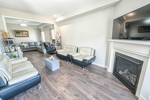 Photo 8 at 207 Cubitt Street, Stayner, Clearview