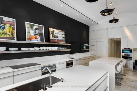 Photo 17 at 310 Palmerston Boulevard, Little Italy, Toronto