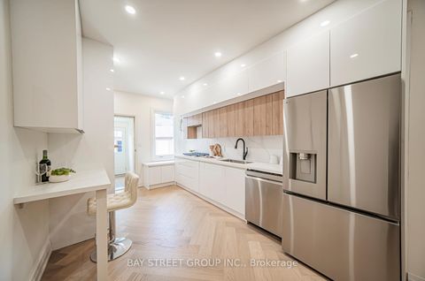 Photo 8 at 126 Grace Street, Bellwoods, Toronto