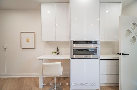 Photo 9 at 126 Grace Street, Bellwoods, Toronto