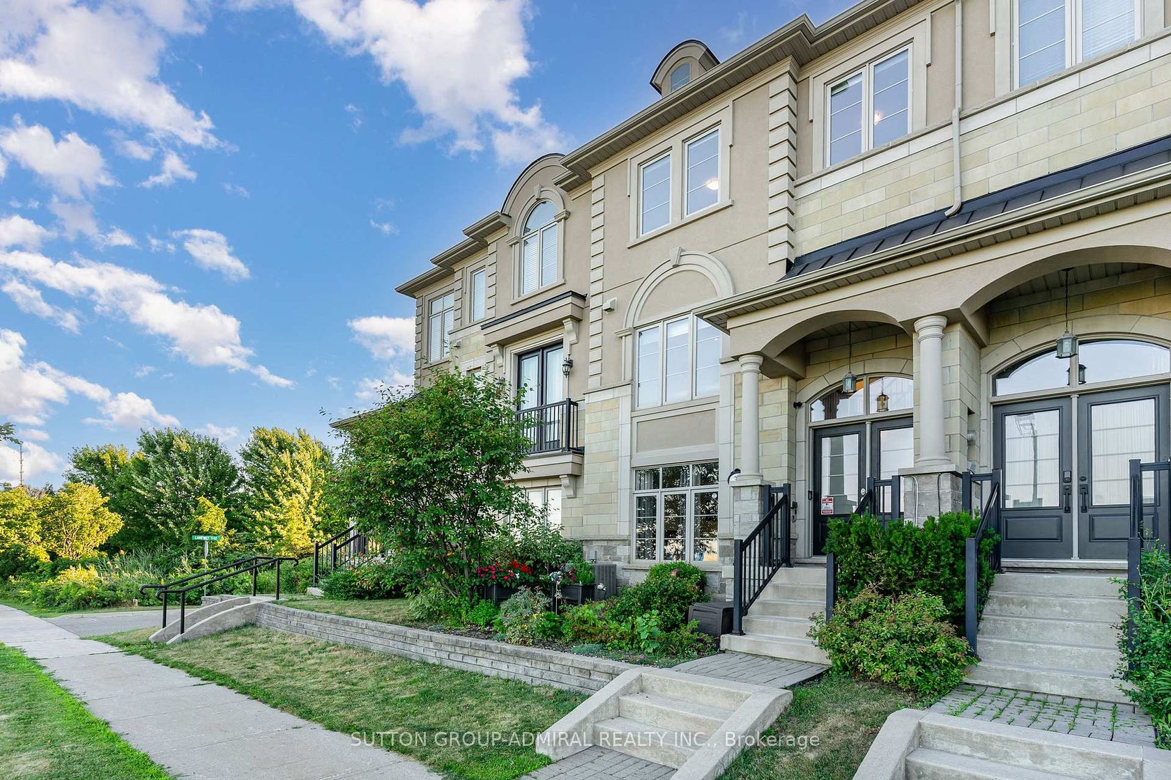 32 Grand Trunk Avenue, Patterson, Vaughan 