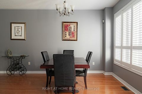 Photo 8 at 29 - 8 Townwood Drive, Jefferson, Richmond Hill