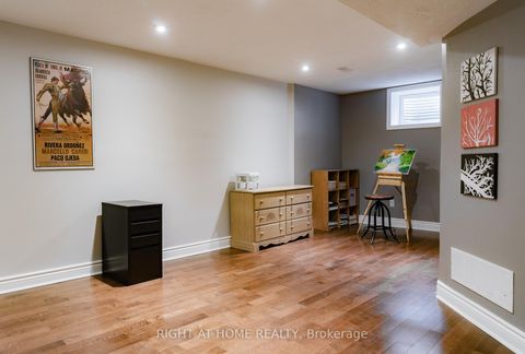 Photo 22 at 29 - 8 Townwood Drive, Jefferson, Richmond Hill
