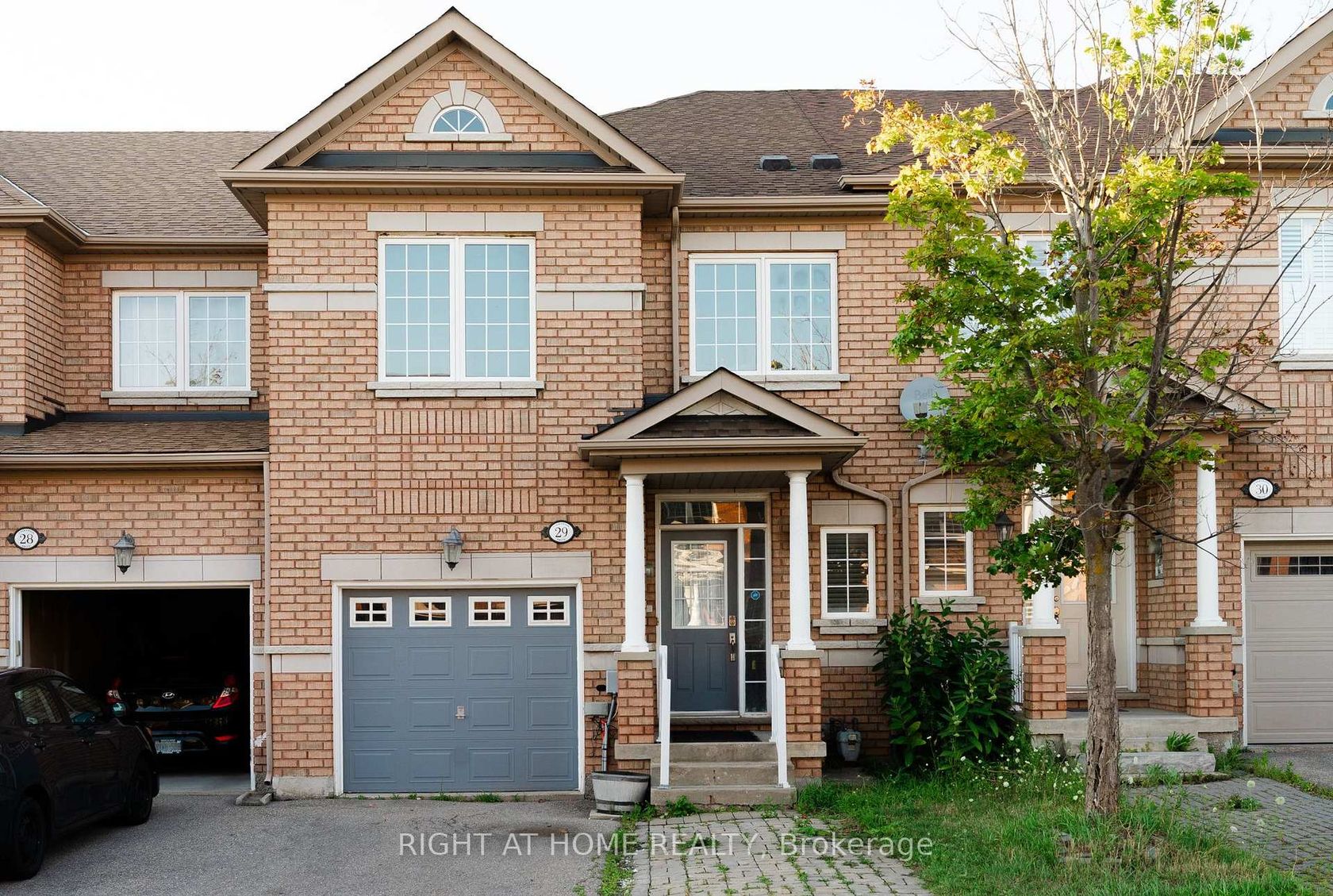 29 - 8 Townwood Drive, Jefferson, Richmond Hill 
