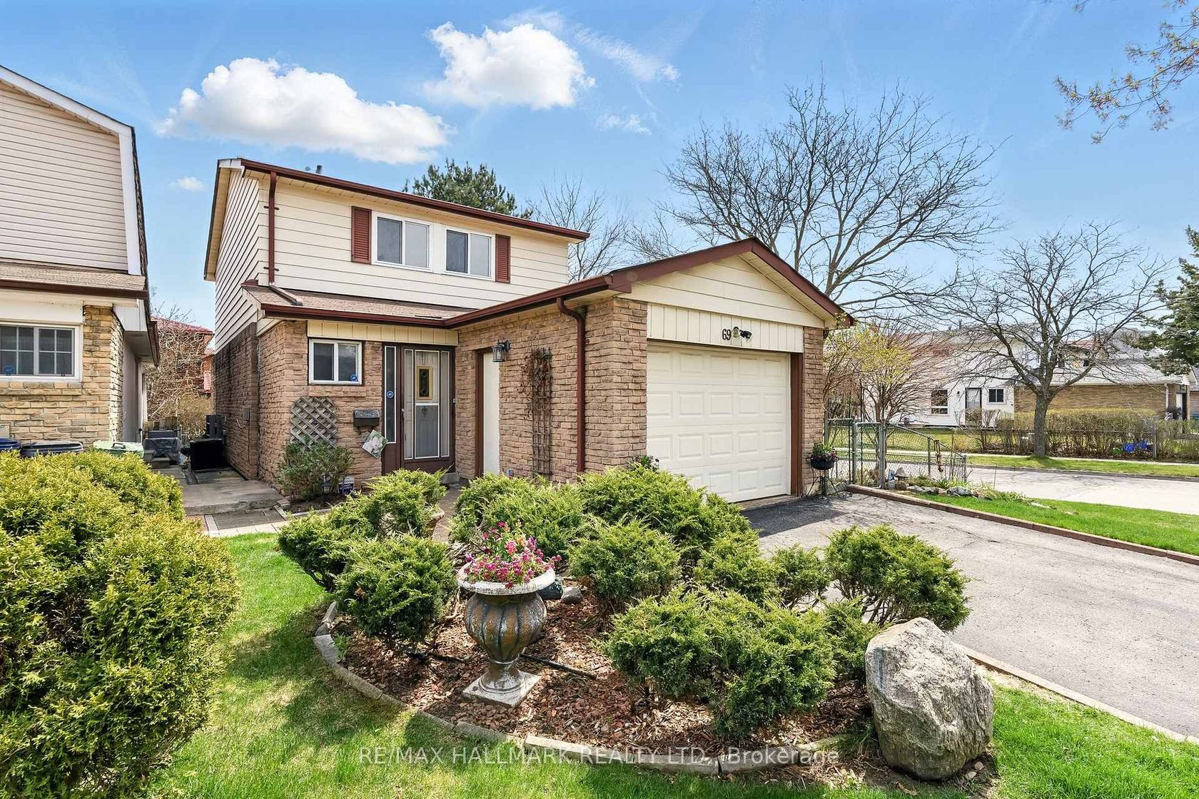 69 White Heather Boulevard, Agincourt North, Toronto 