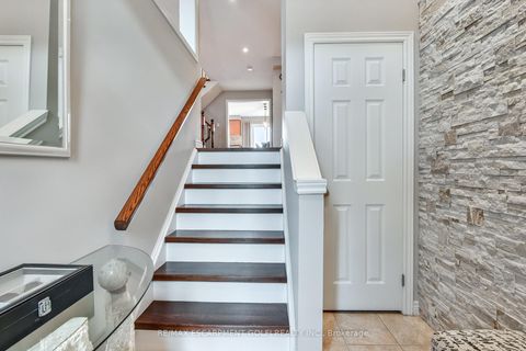 Photo 3 at 44 - 2280 BARONWOOD Drive, WM Westmount, Oakville