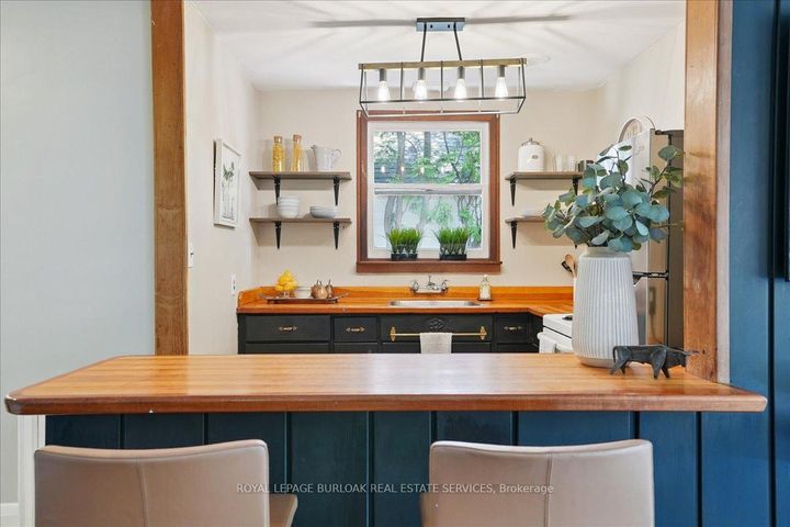 Photo 9 at 1403 Birch Avenue, Brant, Burlington