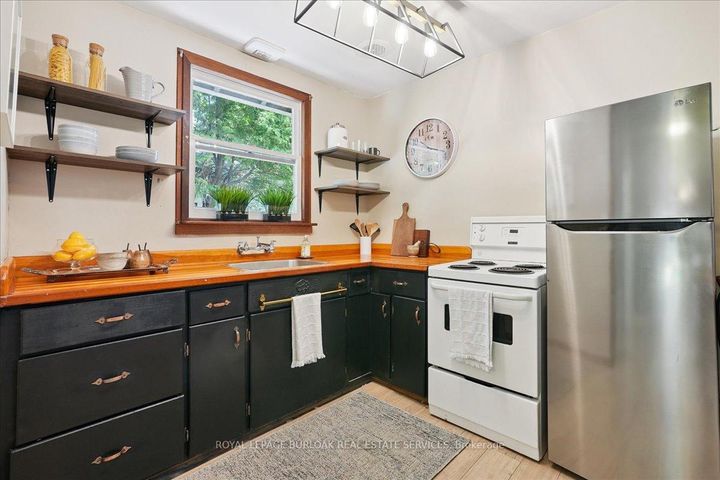 Photo 10 at 1403 Birch Avenue, Brant, Burlington