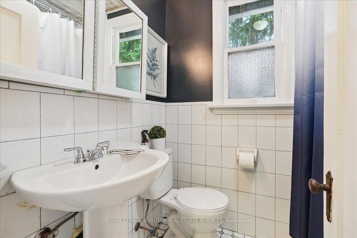 Photo 18 at 1403 Birch Avenue, Brant, Burlington