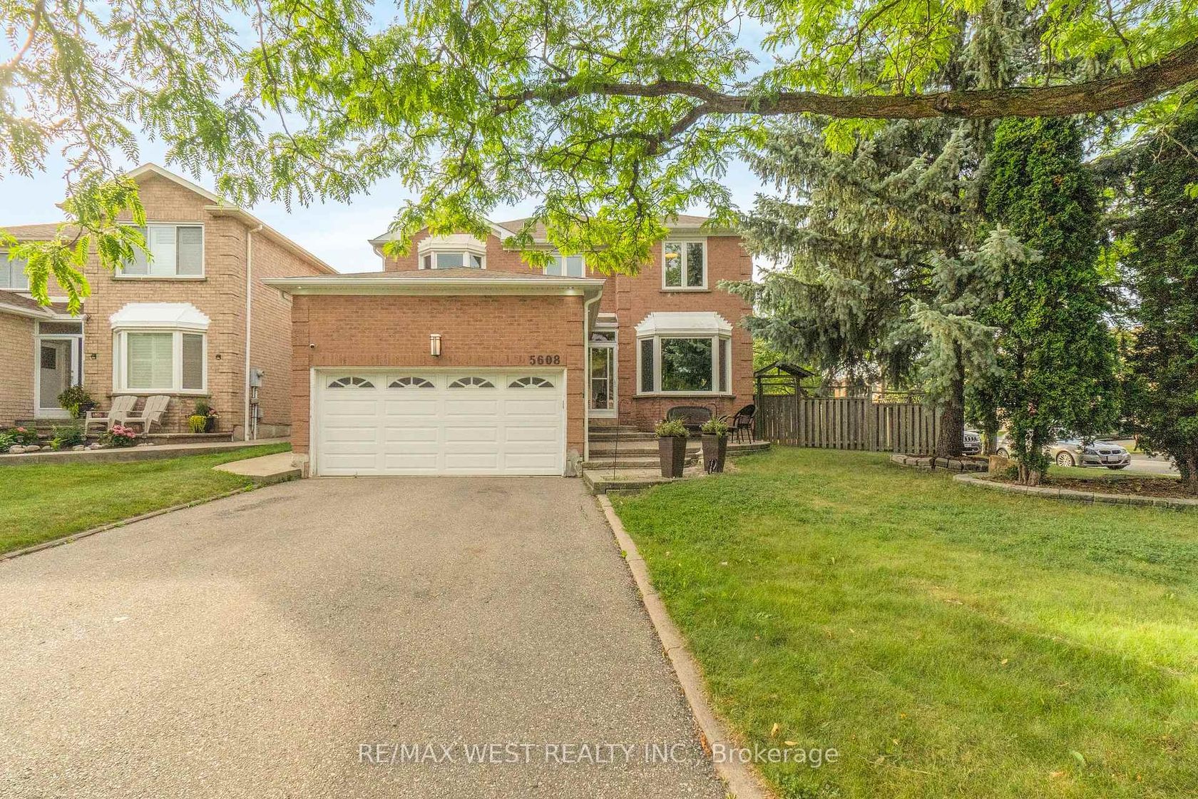 5608 Goldenbrook Drive, East Credit, Mississauga 