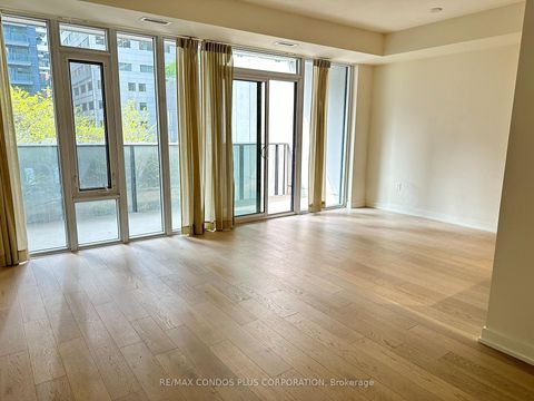 Photo 2 at 518 - 330 Richmond Street W, Waterfront Communities C1, Toronto