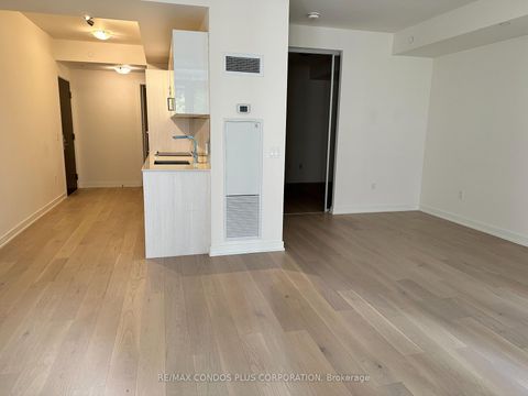 Photo 4 at 518 - 330 Richmond Street W, Waterfront Communities C1, Toronto