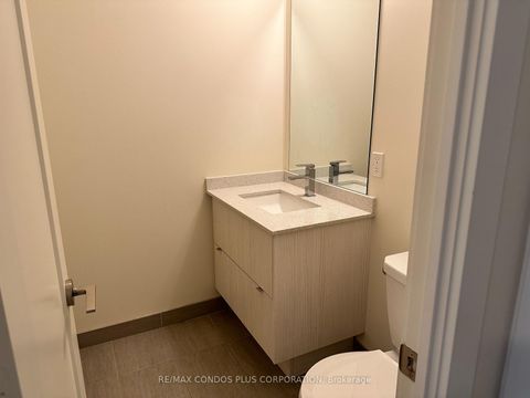 Photo 8 at 518 - 330 Richmond Street W, Waterfront Communities C1, Toronto